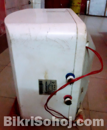 ARISTON WATER HEATER 30L-ITALY